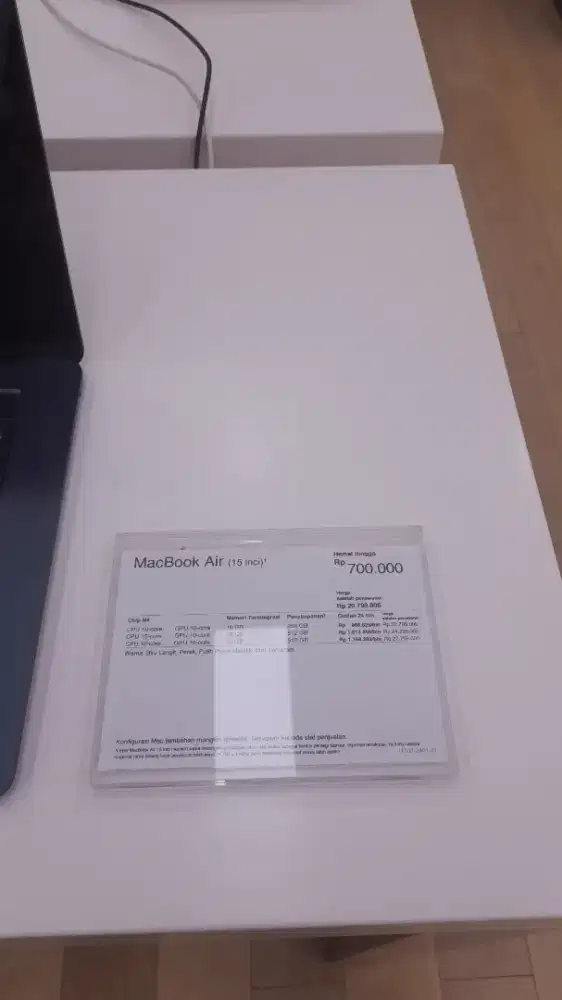 Macbook Air 15 inci