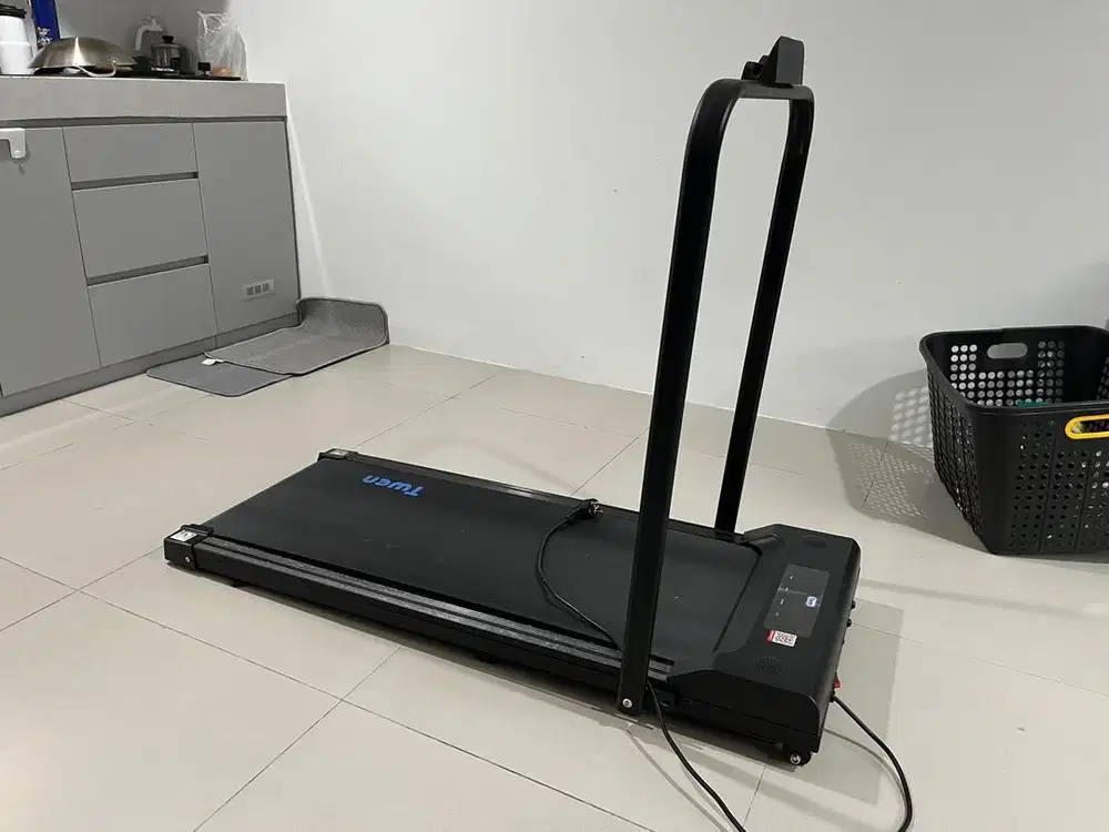 Treadmill elektrik merk Twen bekas