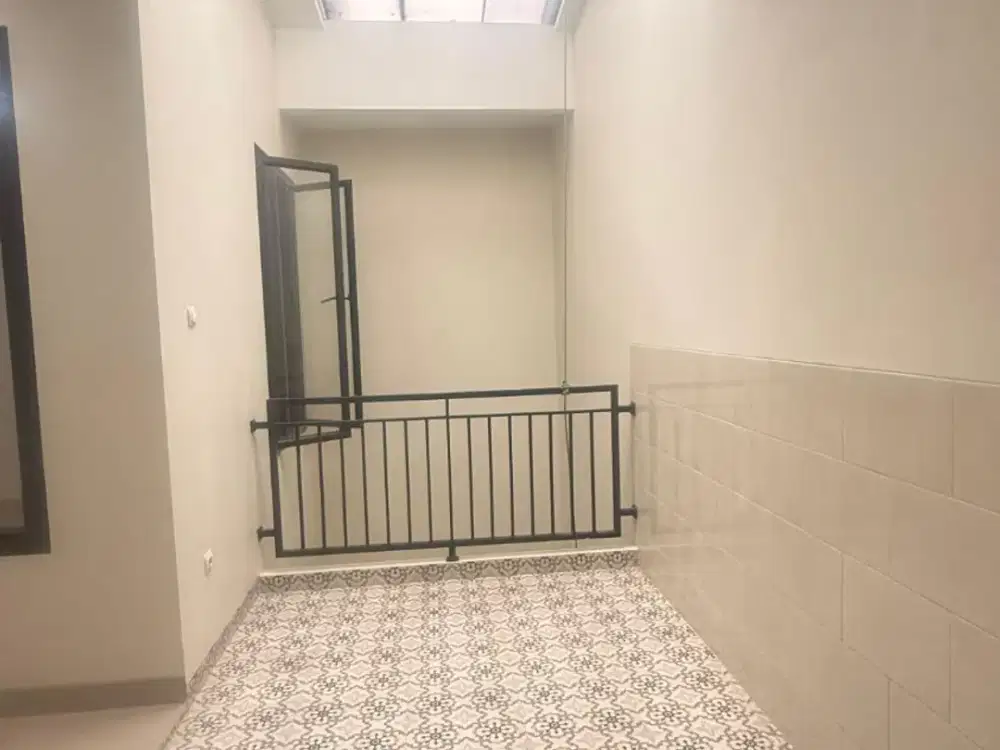 Dijual Rumah di Pulo Asem - Lokasi Strategis!