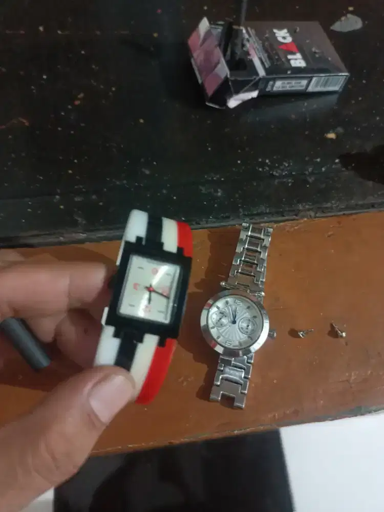 Dua buah jam wanita original Swatch dan GC.swiss