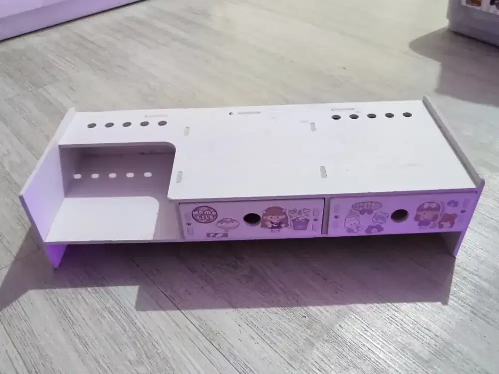 Meja dudukan monitor/laptop