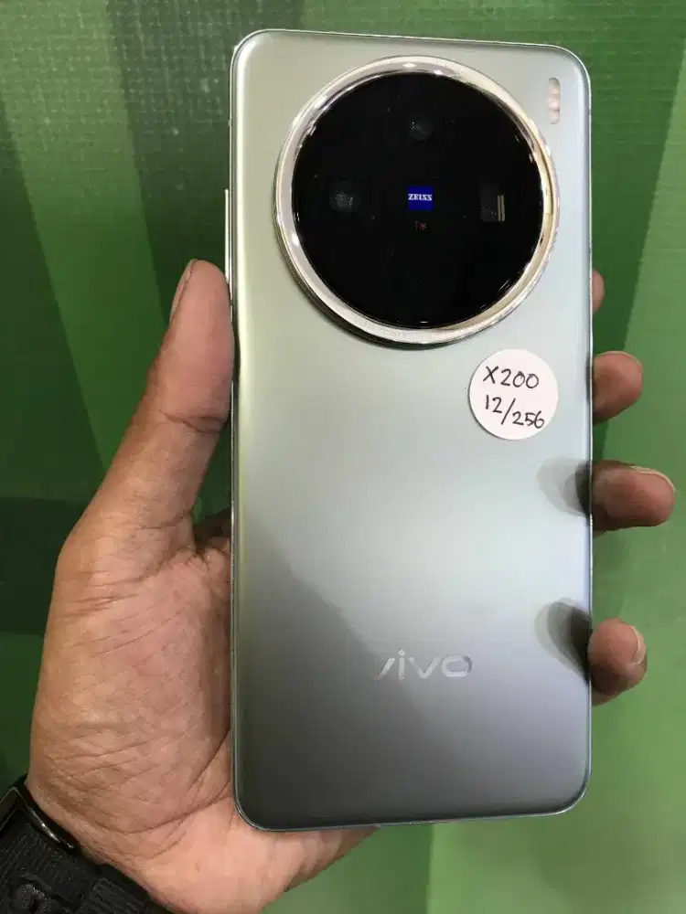 Vivo x200 ram 12/256