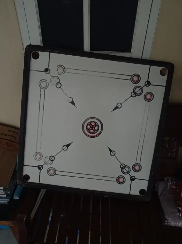 Papan karambol ukuran besar