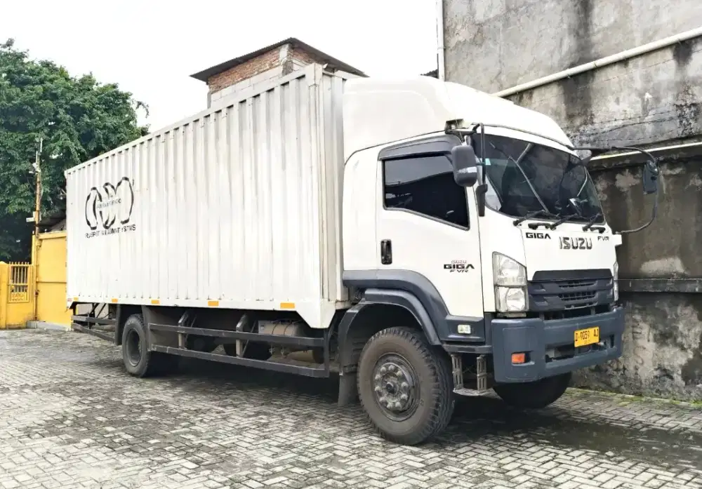MULUS+banBARU MURAH Isuzu Giga engkel 4x2 FVR Q box besi 2024 bok