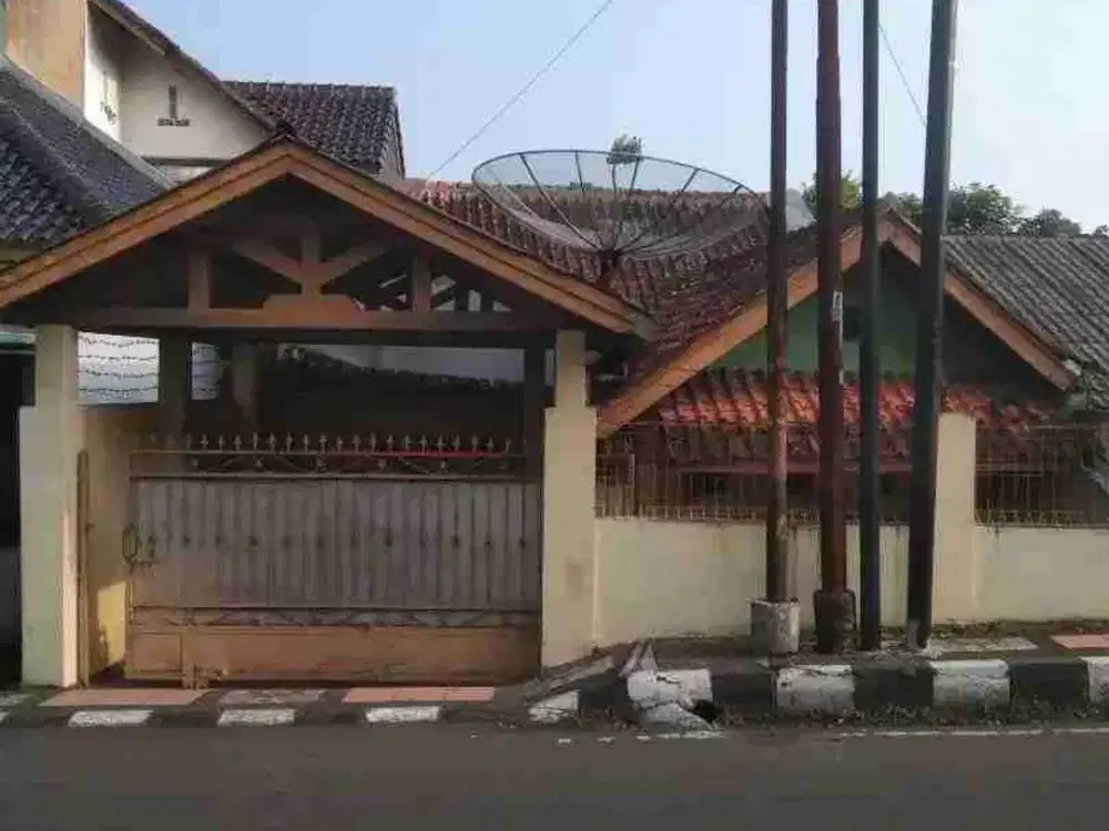 RUMAH DI PUSAT KOTA SUKABUMI
