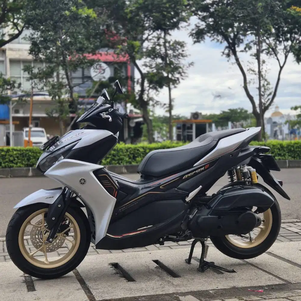 YAMAHA NEW AEROX 155 S VERSION ABS 2024 SILVER LOW KM TAX ON MULUS