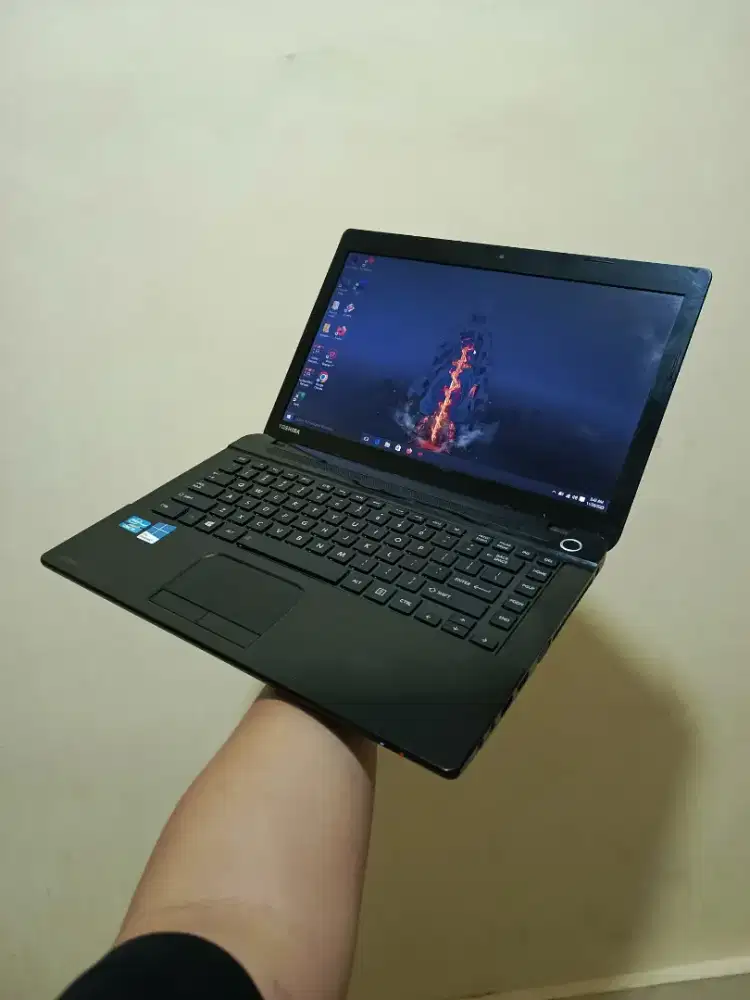 Toshiba Satellite C40-A | Gen 3 Siap Pakai | Untuk Anak Sekolah dll