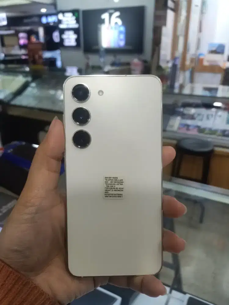 Second Samsung Galaxy S23 8/256GB Cream Ex Garansi Resmi Sein