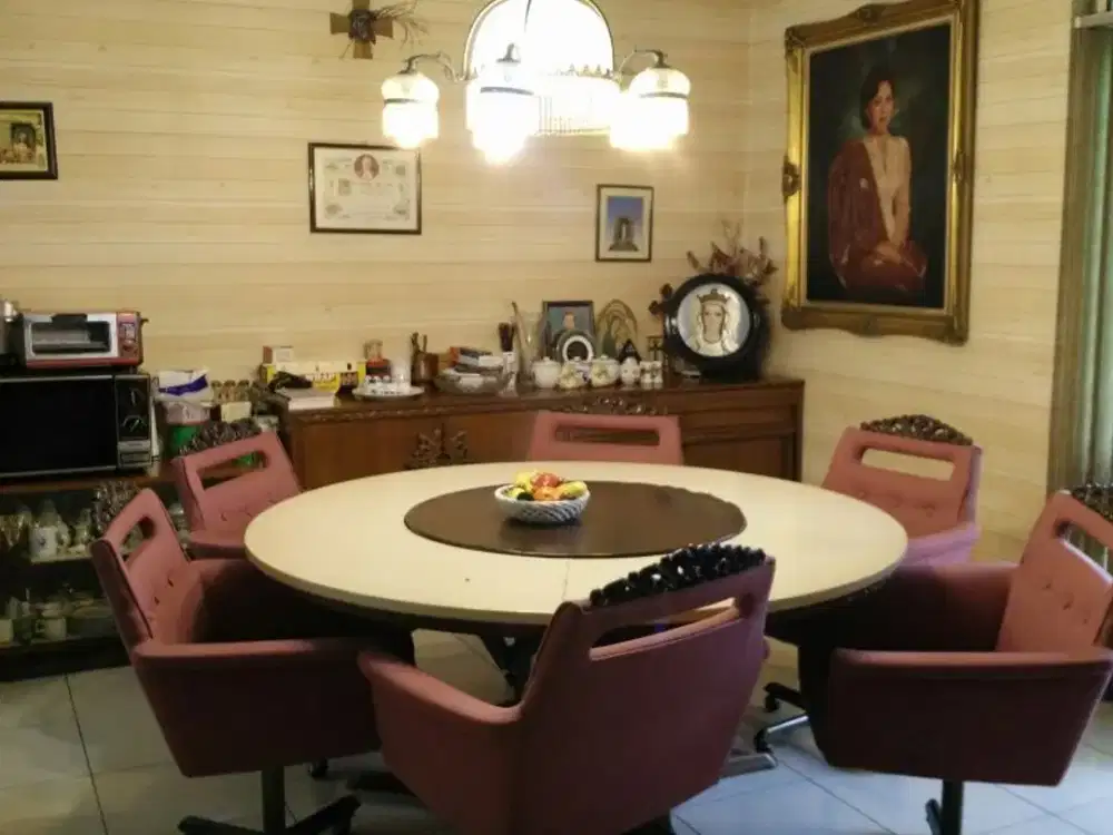 Rumah lama di jalan Merapi