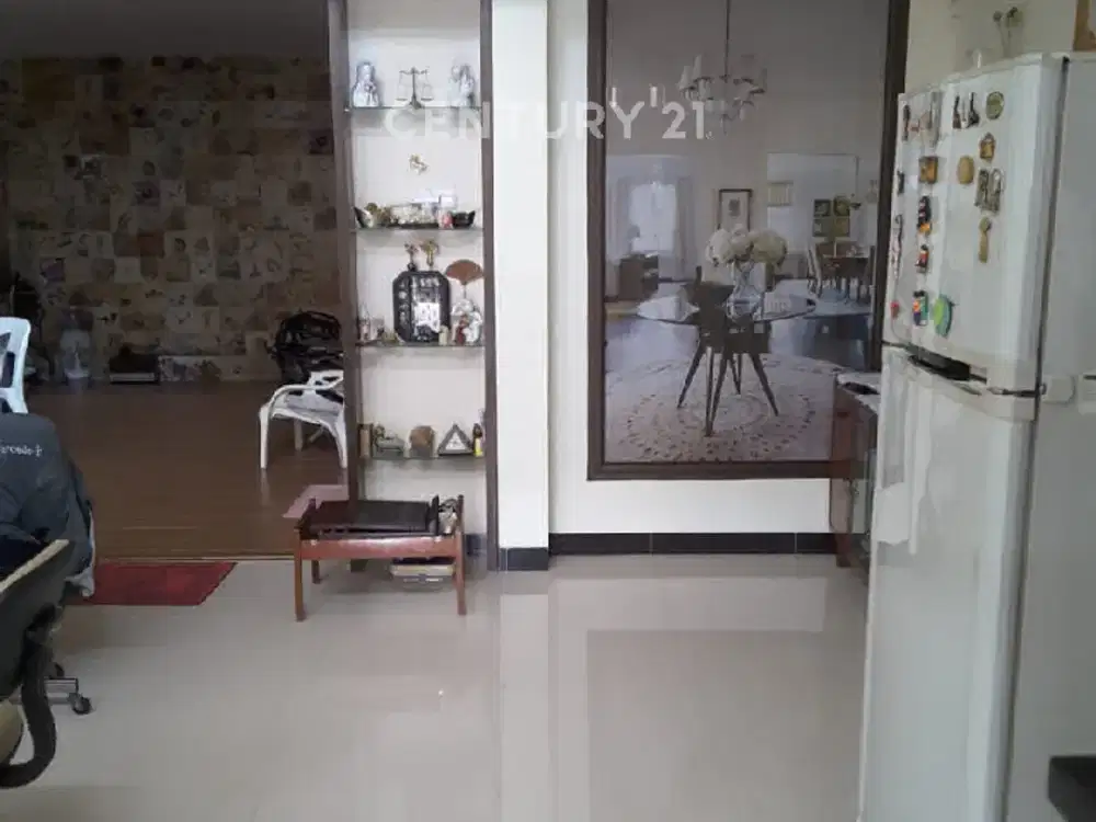 Rumah Tengah Kota, Lokasi Startegis, Ada Lantai 2.