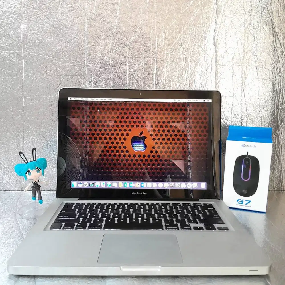 Macbook Pro 2010 core i5 Ram 8gb ssd 256gb