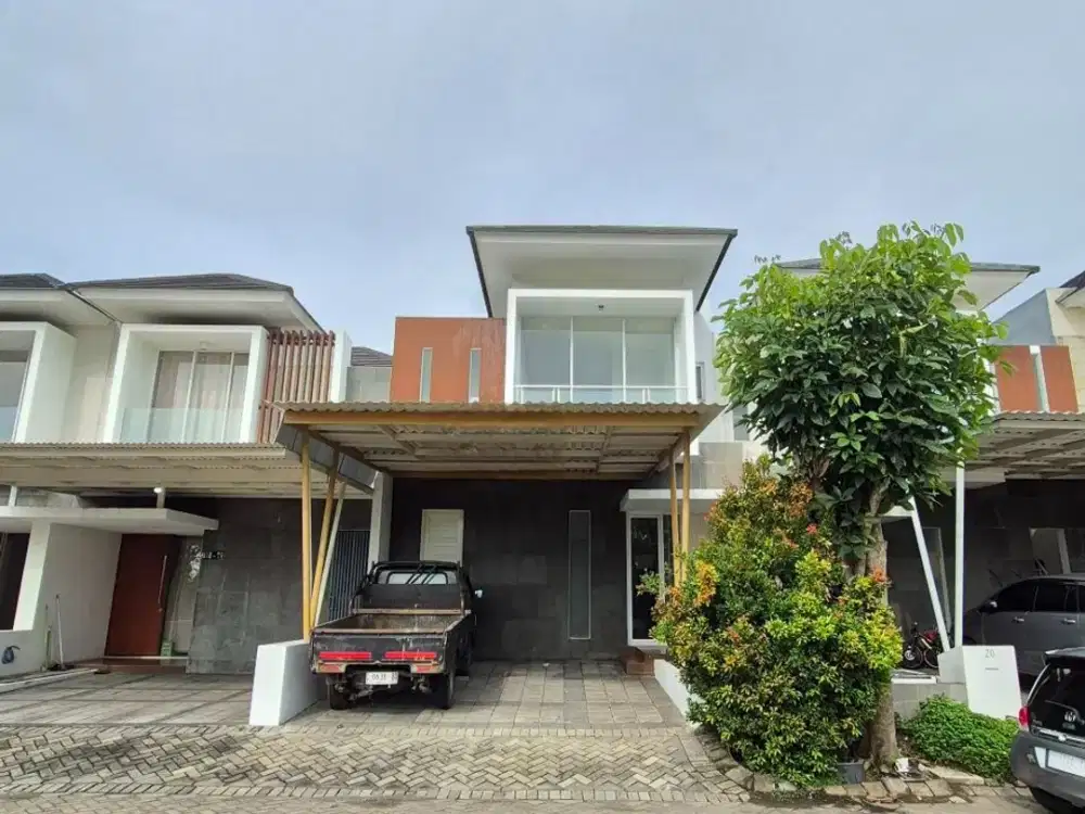 RUMAH ROYAL RESIDENCE DEPAN DANAU