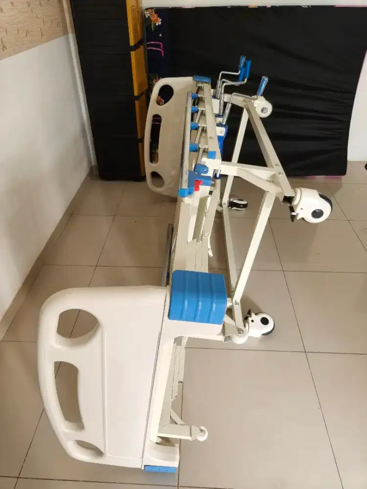 Bed rumah sakit 4 crank