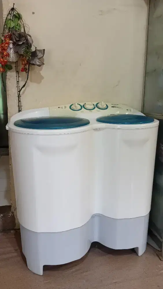 Mesin cuci SHARP 10 KG mulus seperti baru
