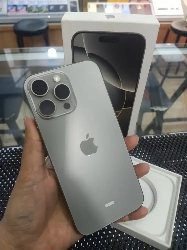 IPhone 16Pro Max 256GB Ex Garansi Resmi Mulussss