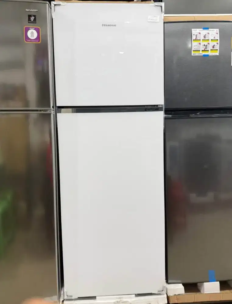 Kulkas hisense jumbo 2 pintu