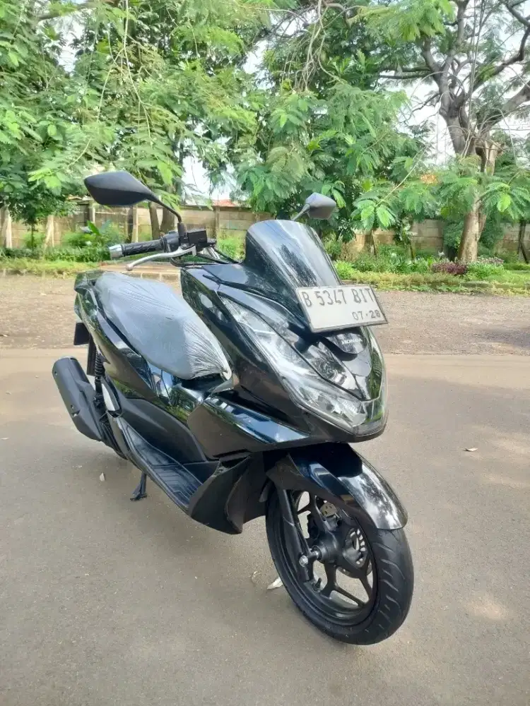 Honda PCX CBS tahun 2023