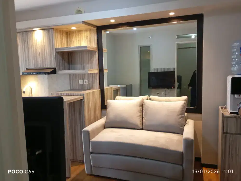 DISEWAKAN UNIT BERSIH DAN RAPI 2 KAMAR FURNIS APARTEMEN BASSURA