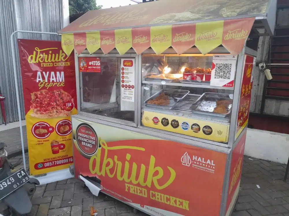 DICARI PEGAWAI PENJAGA AYAM GORENG DKRIUK