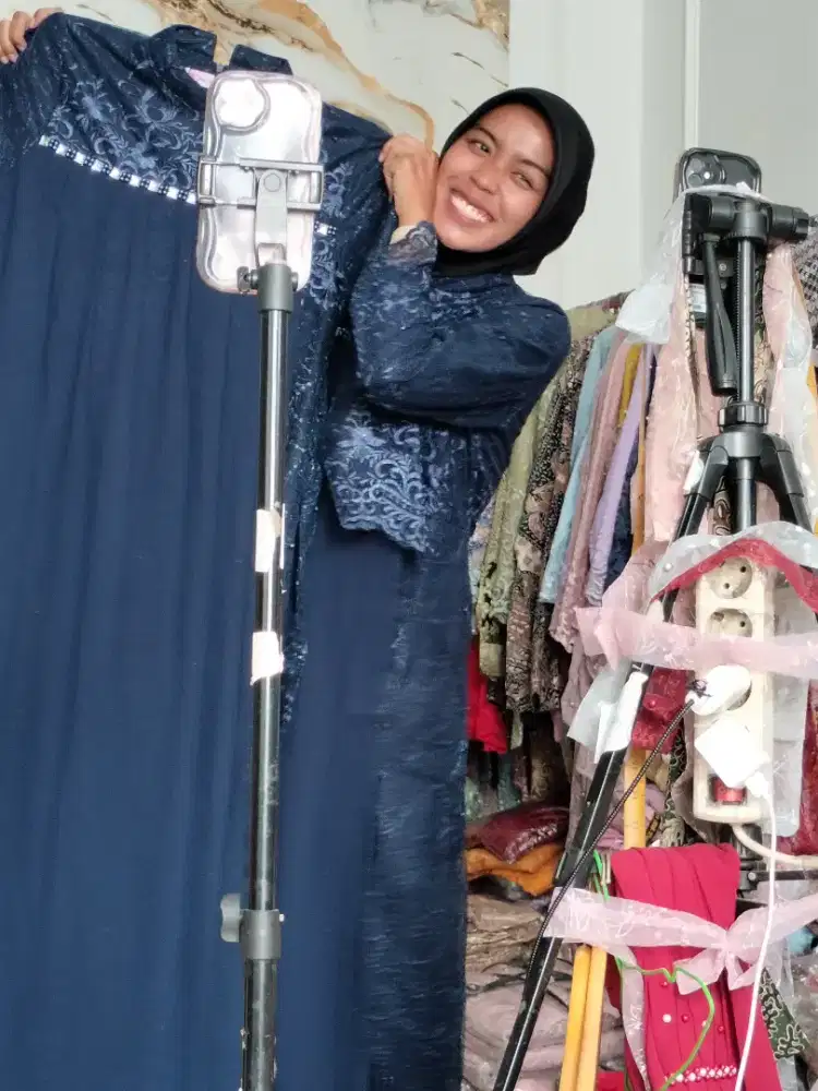 Host live tik tok dan shopee