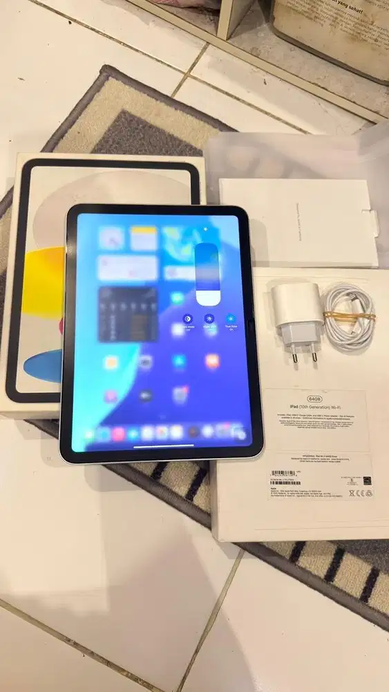 Ipad 10 Silver 64GB Wifi Only Lengkap