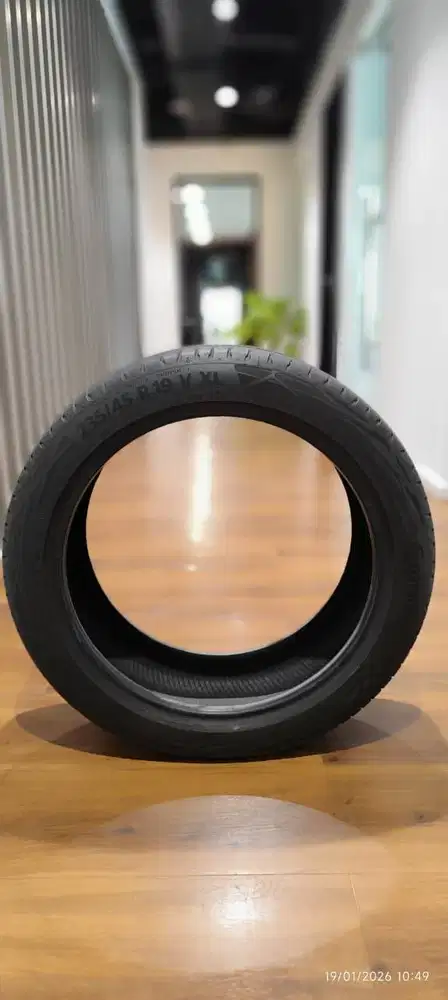 Ban Continental Eco contaq 6q, ukuran 235/45 Ring 19 (ex. BYD Seal)
