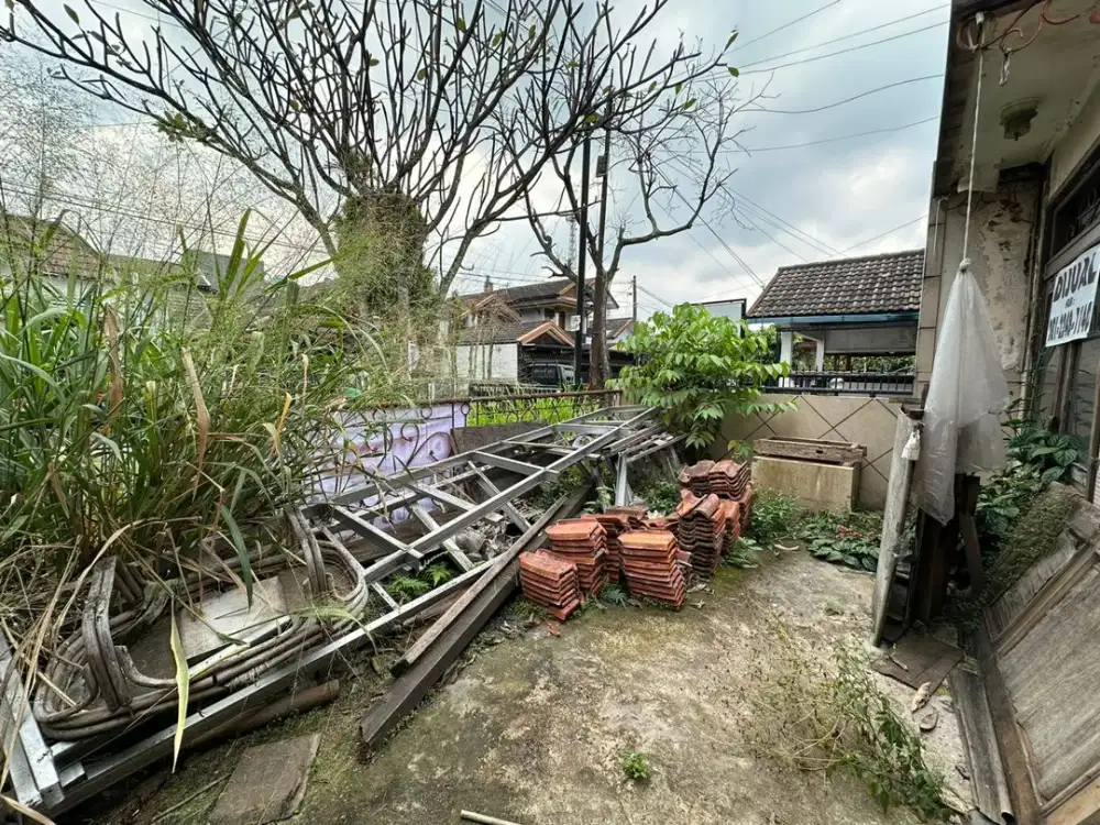 Dijual Rumah Tua Hitung Kavling Tanah Komplek Perumahan di Antapani