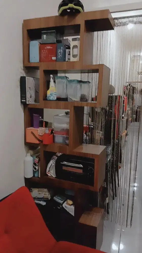 DIJUAL CEPAT LEMARI/RAK PAJANGAN SECOND