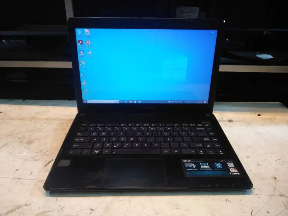Laptop Asus X401U AMD C60 RAM 2GB HDD 320GB