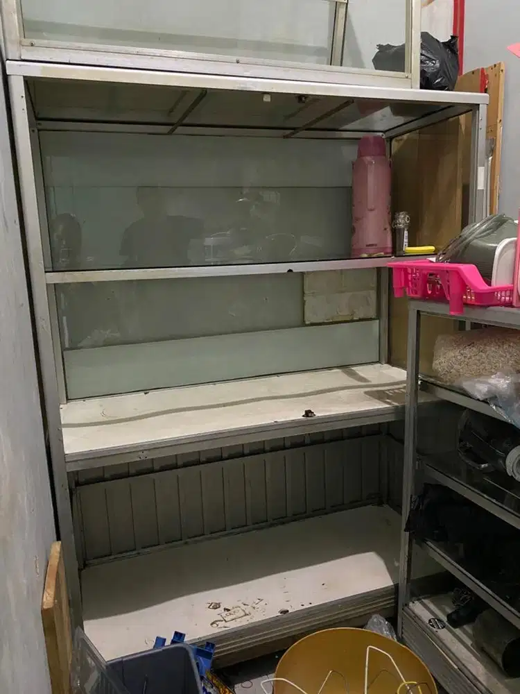 etalase buat jualan