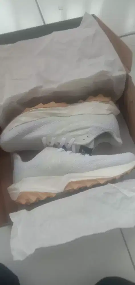 Sepatu New balance Dynasoft