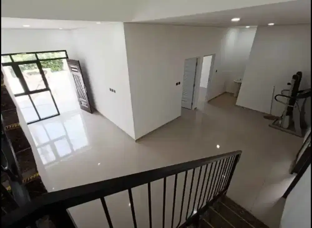 RUMAH BARU UDARA SEJUK PEGUNUNGAN KOMPLEK SETIABUDHI REGENSI BANDUNG