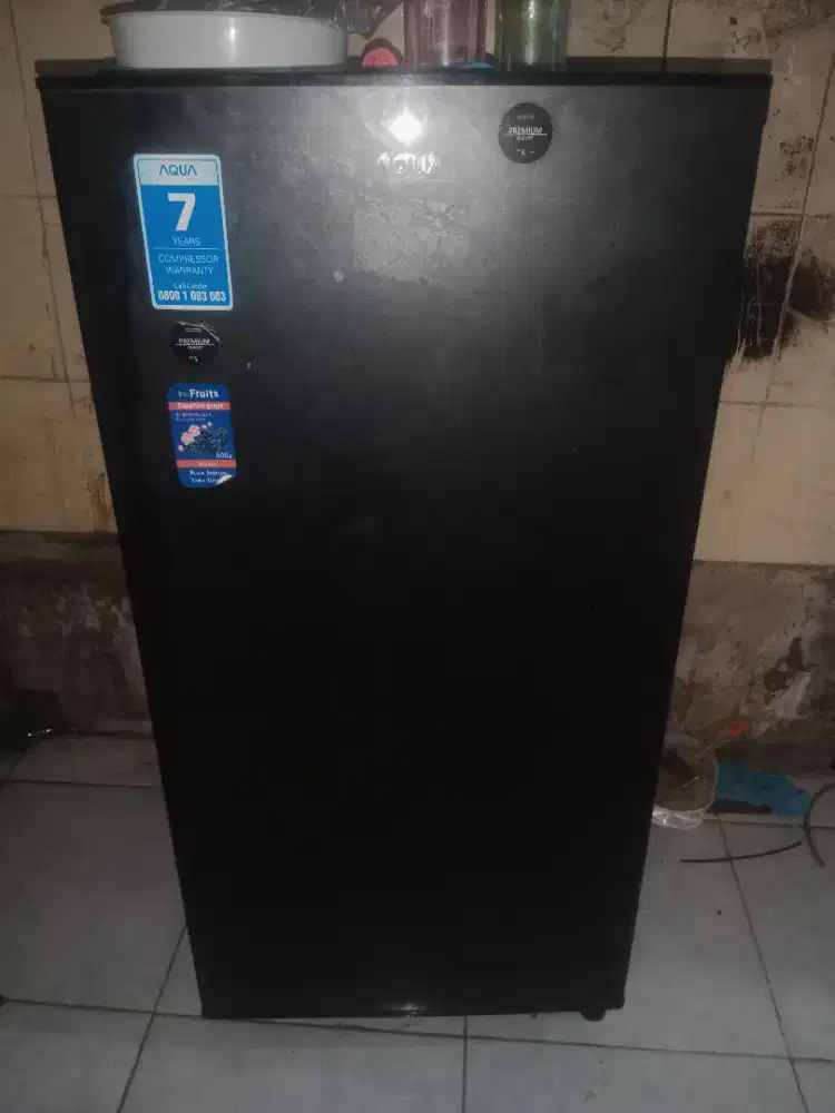 Dijual butuh kulkas 1 pintu merk aqua