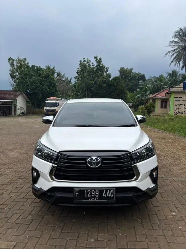 INNOVA VENTURER 2.4 MATIC 2022