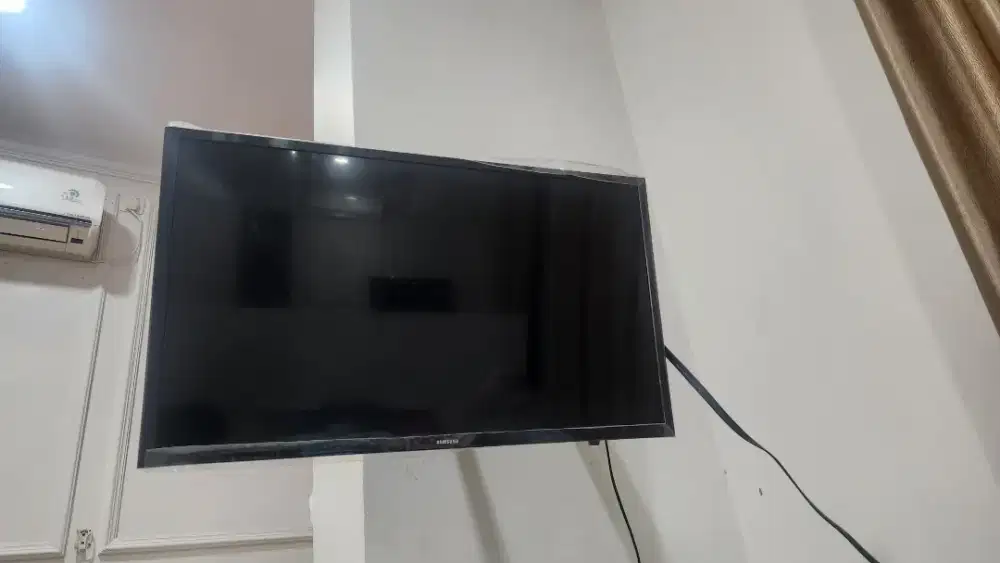 TV LED SMART SAMSUNGV32 INCH