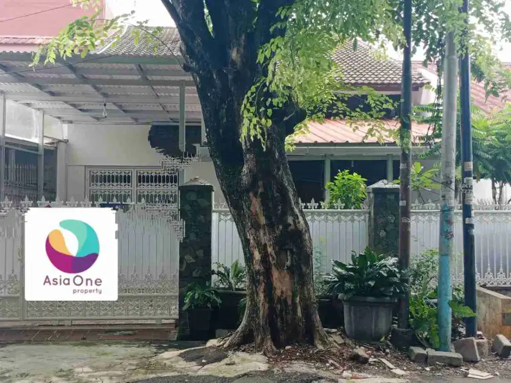 Disewakan dan Dijual rumah 2 lantai di Kayu Putih