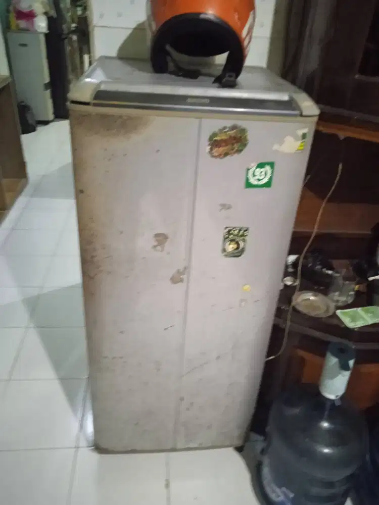 Kulkas sanyo 1 pintu