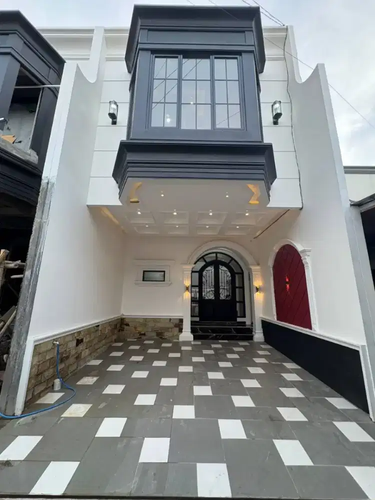 Rumah Clasik Nempel Jakarta