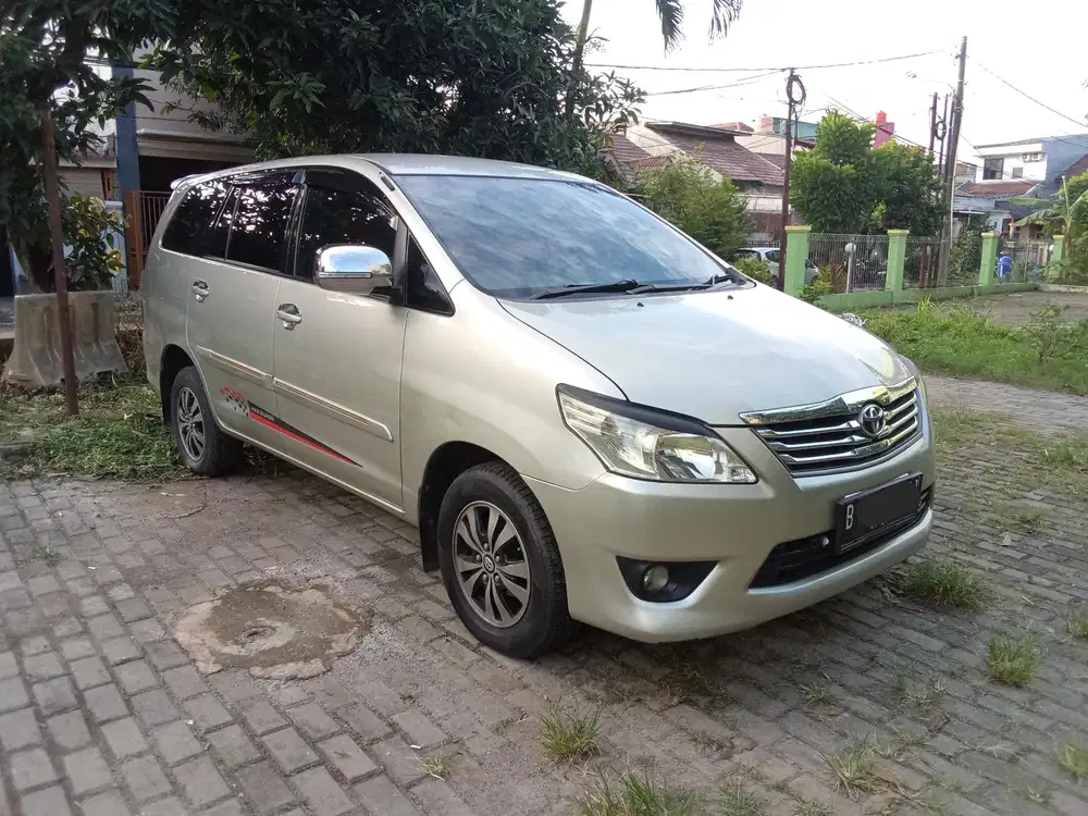 Toyota Kijang Innova 2013 Bensin