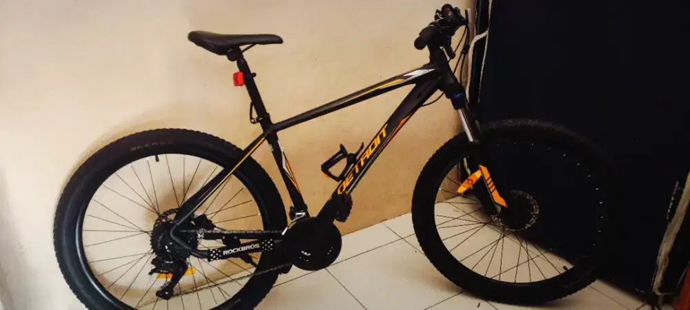 Sepeda gunung United Detroit 2.0