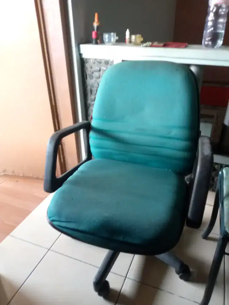 Kursi roda kantor cepet Aja