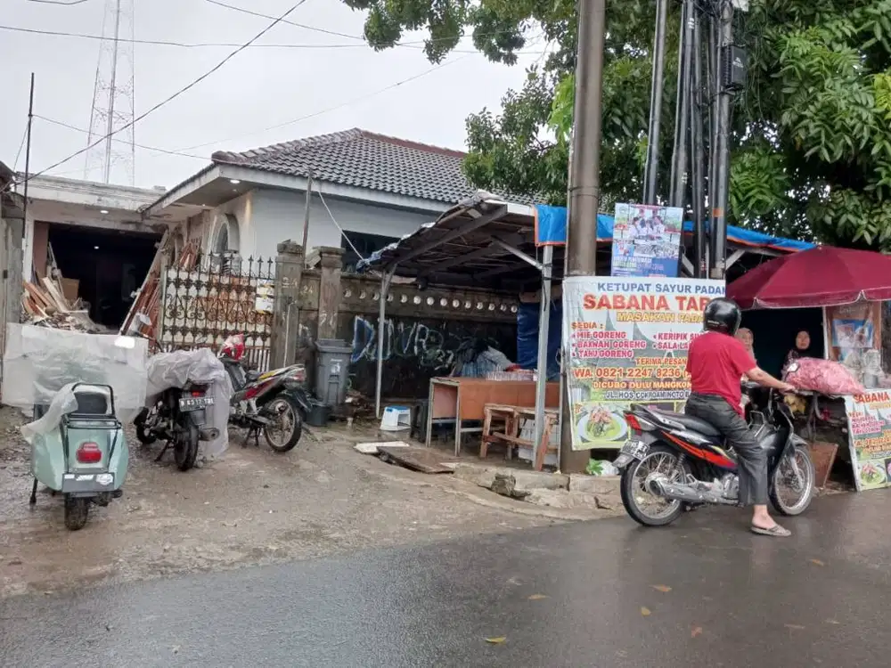 Lahan Luas disisi Jalan Raya dgn Bangunan 3 pintu di Joglo