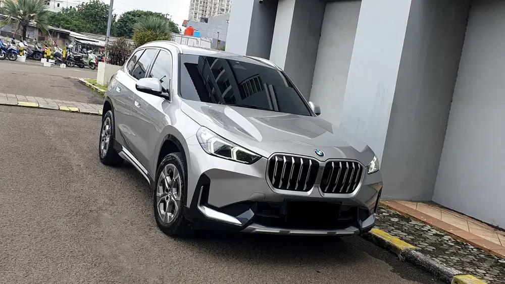 [ GARANSI 1TH ] BMW X1 X 1 sDrive 1.8i XLine LCi AT Silver 2023/2024