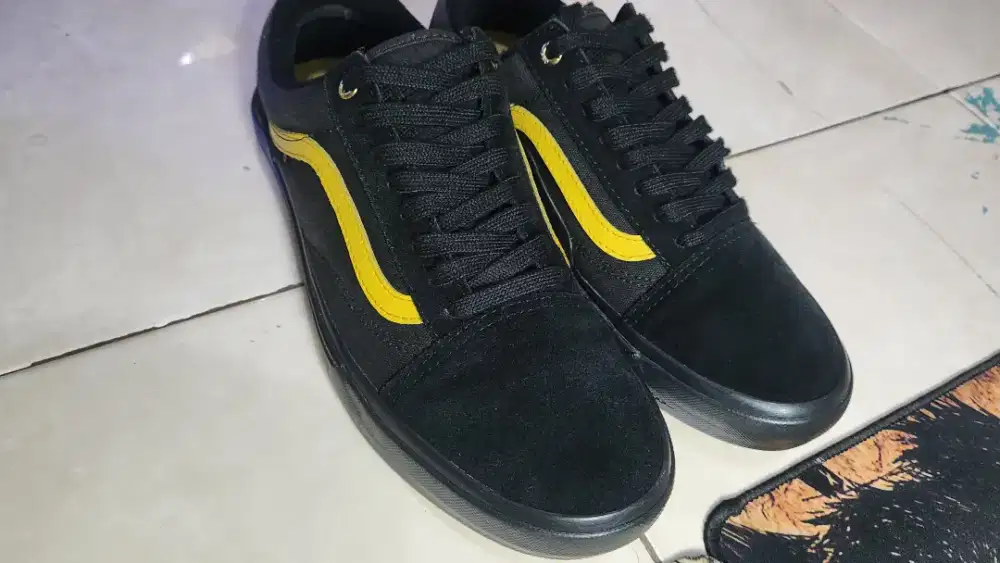 Vans X larry edgar Kondisi Seperti gambar