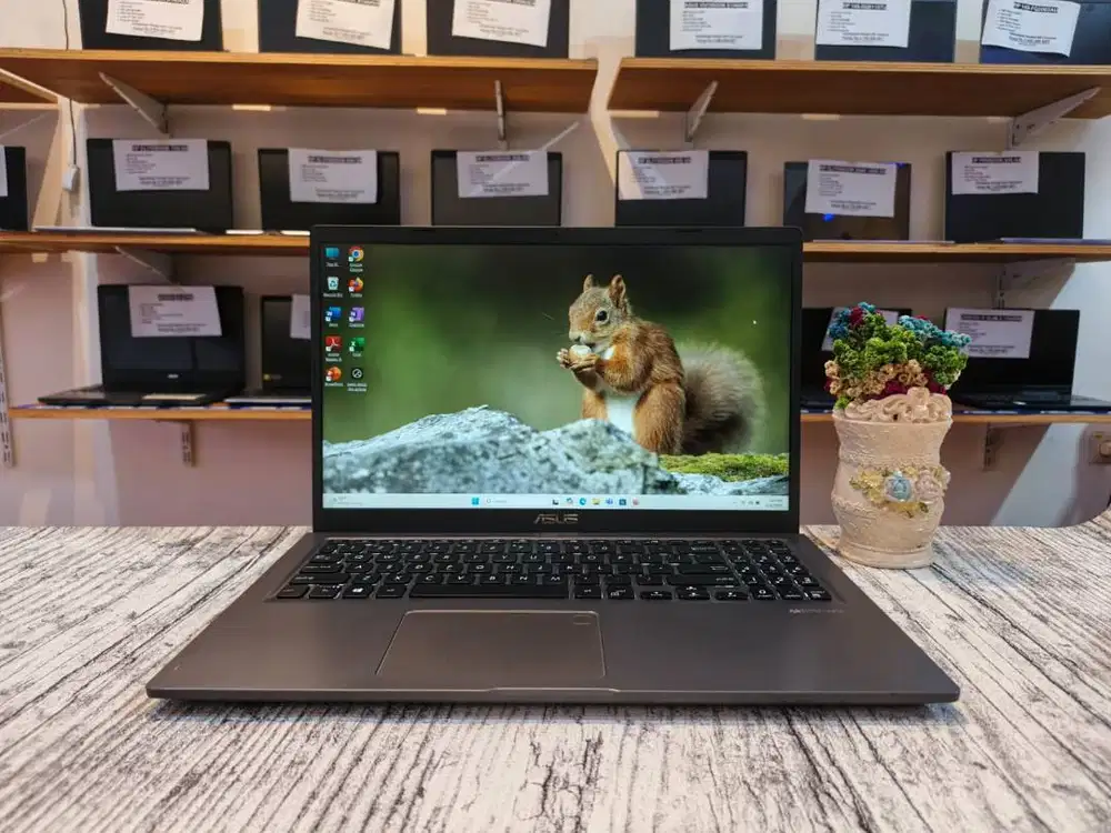 ASUS A516KA//PENTIUM SILVER N6000//KEYBOARD BACKLIT//256GB