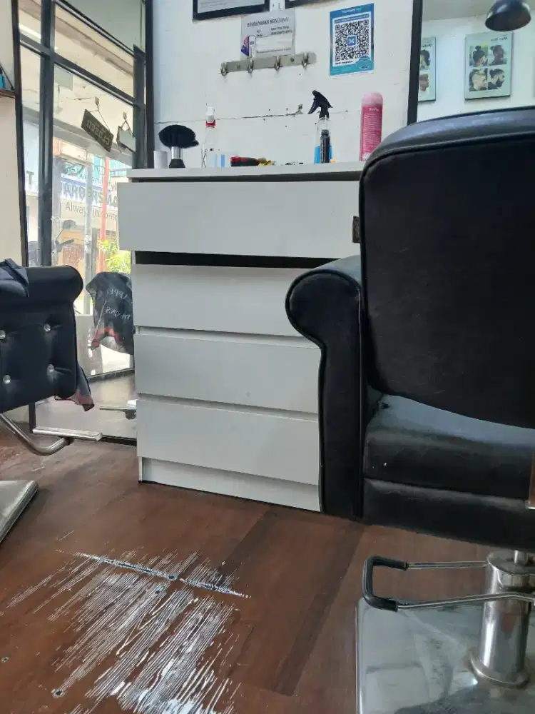 Cari karyawan cukur Barbershop