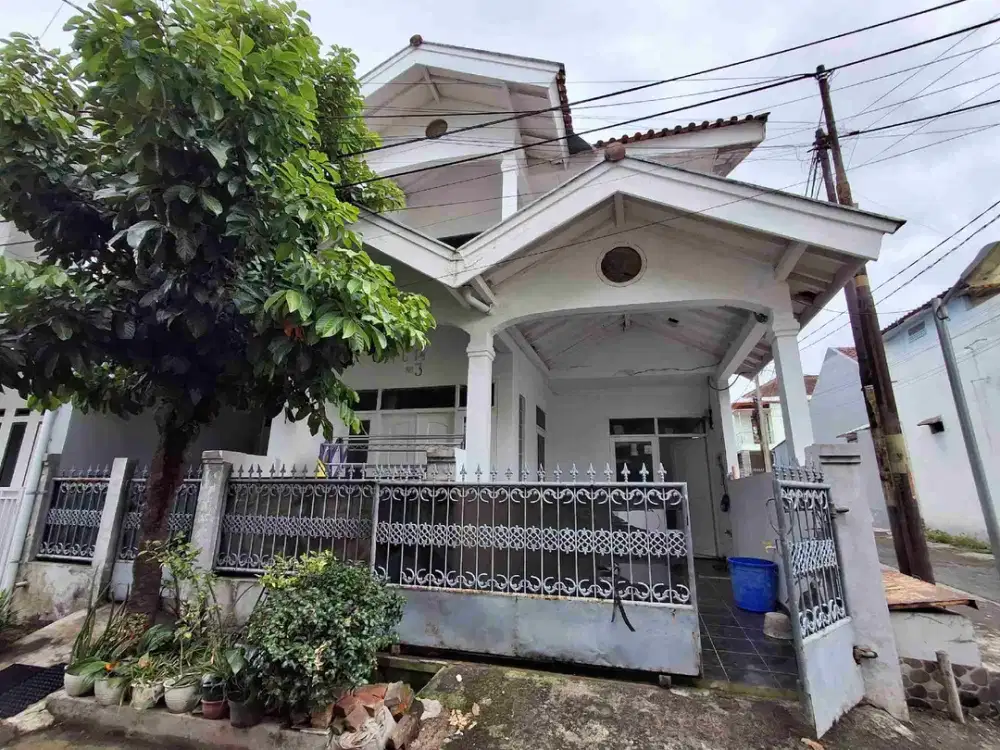 disewa rumah 2 lantai di komplek puri cipageran dekat sangkuriang