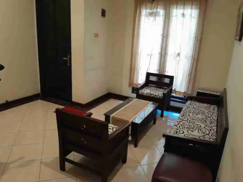 Dijual rumah di daerah tambak grinding lokasi tengah kota surabaya