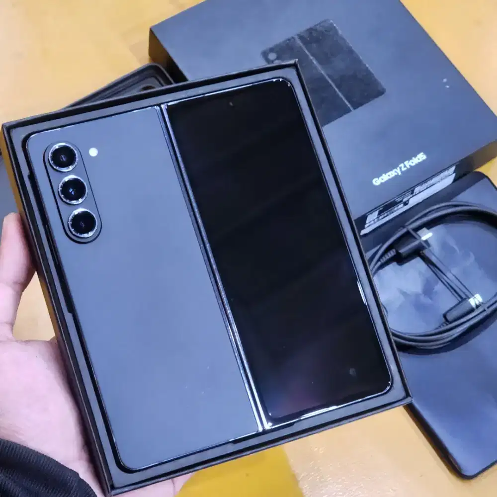 Samsung Z Fold 5 12/512GB Black Resmi SEIN