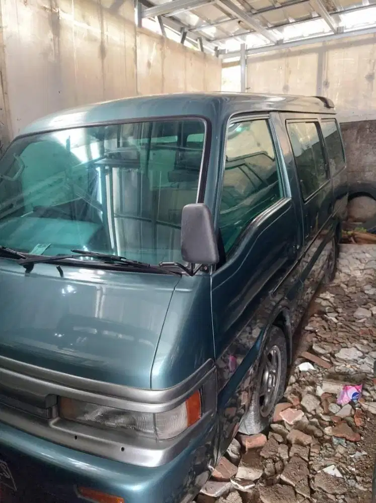 Krista 2003 Manual Bensin 2000cc